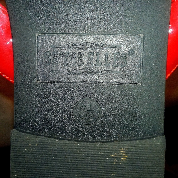 Red sandel - Picture 3 of 3